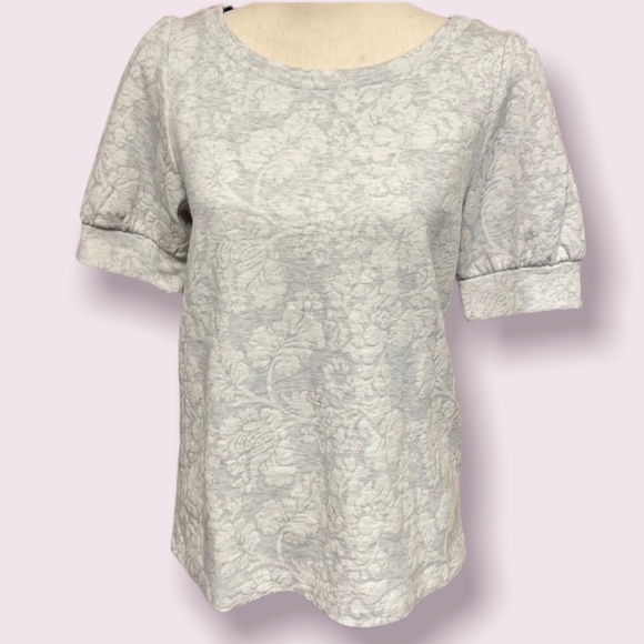 LOFT Tops - LOFT Floral gray short sleeve blouse